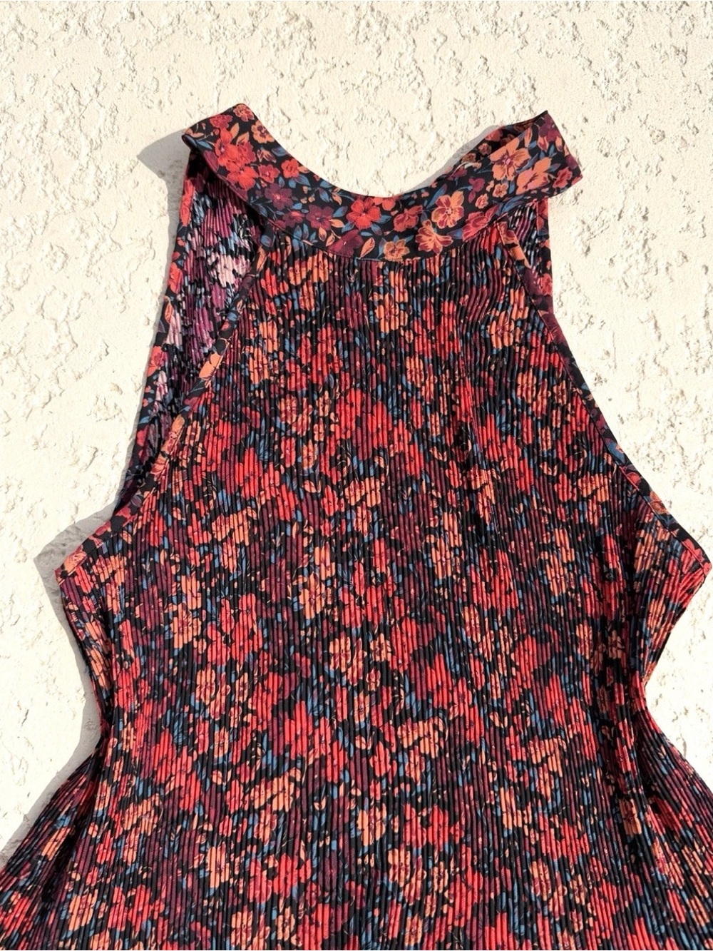 Womens Sleeveless Shirt Size XS X Small Red Floral Print High Neck Summer Top